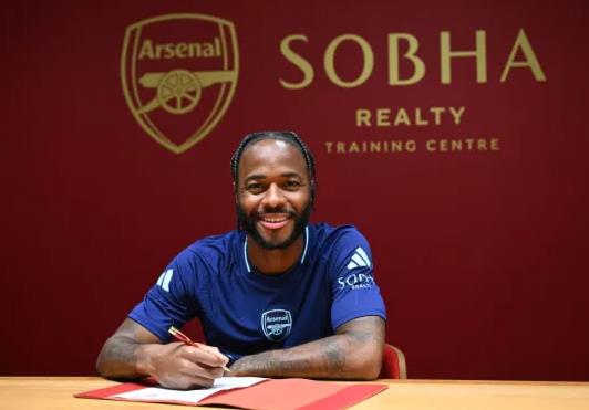 Raheem Sterling gui thong diep toi nguoi ham mo Arsenal va Chelsea 